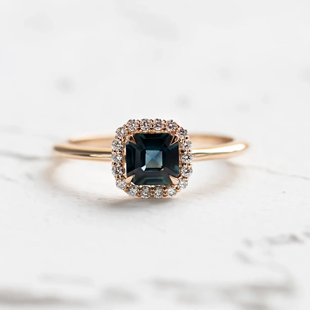 Sapphire jewellery effect