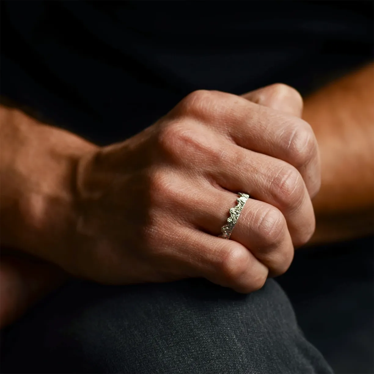 gold_jewellery_on_hand