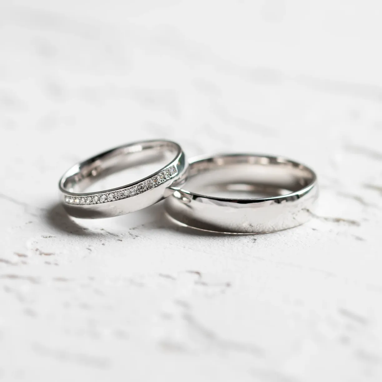 His and hers wedding rings