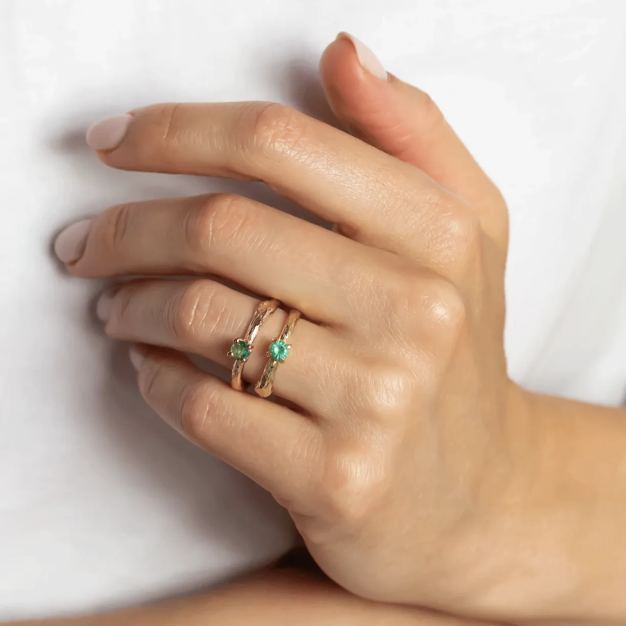 emerald stud earrings