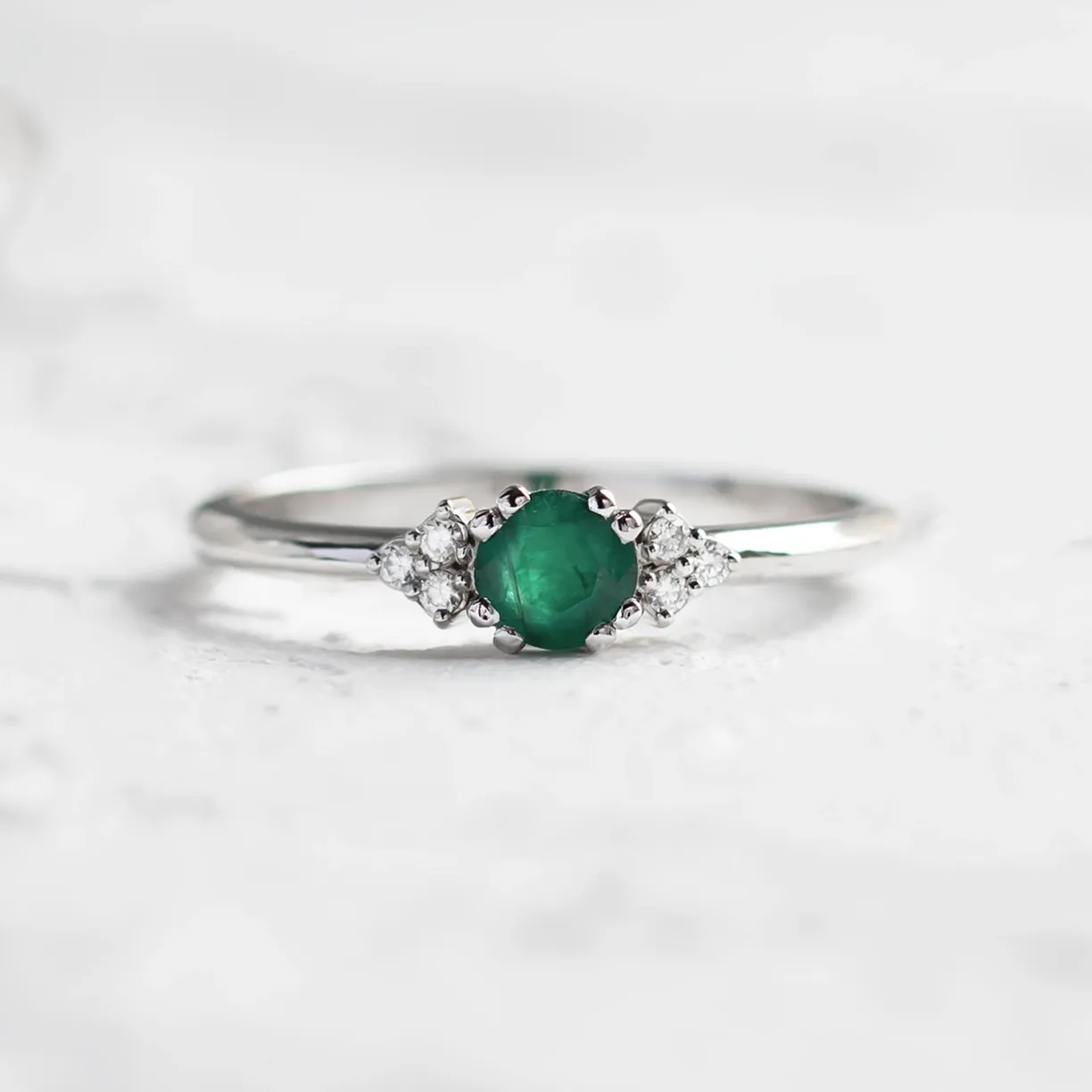 emerald_ring