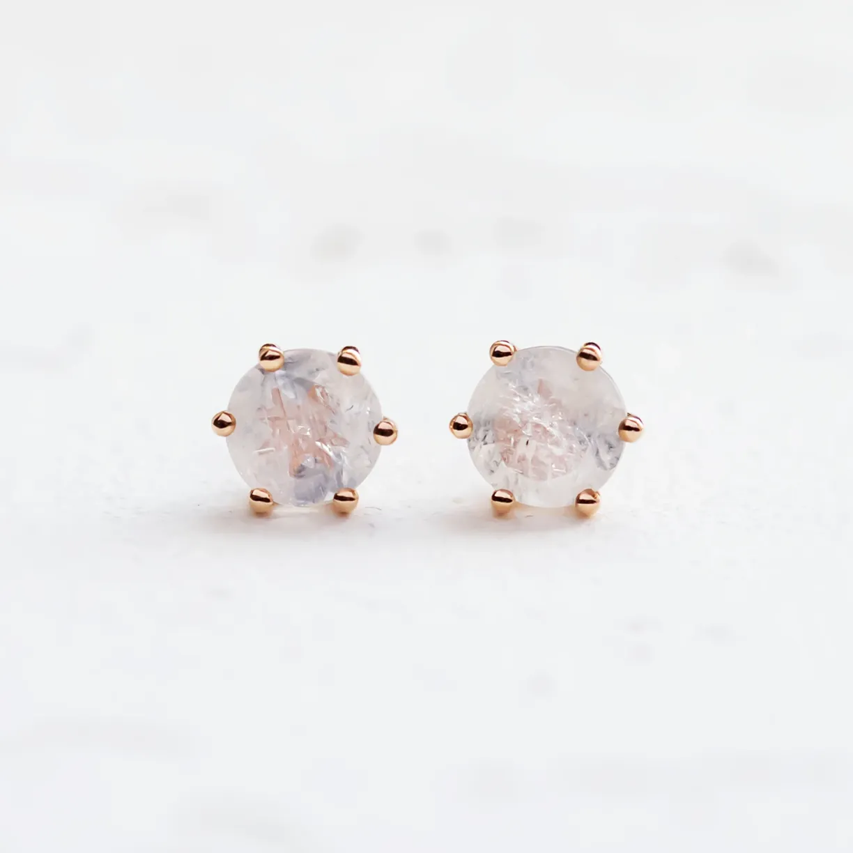 gold_earrings