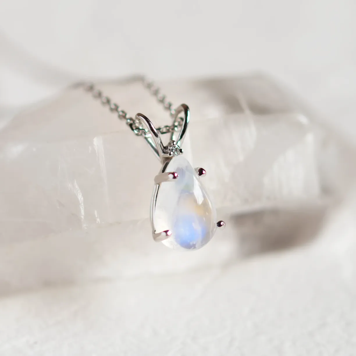 moonstone_pendant