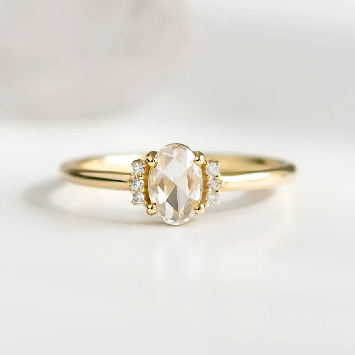 zlatý prsten s lab grown diamanty